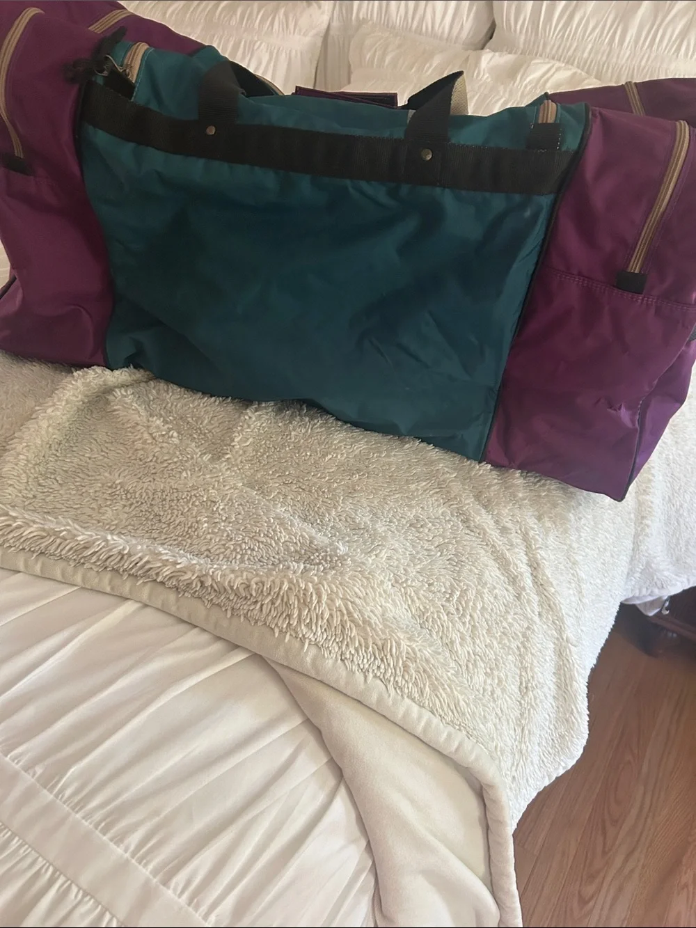 Unbranded Teal and Purple Travel Duffel Bag - Spacious Carry Tote